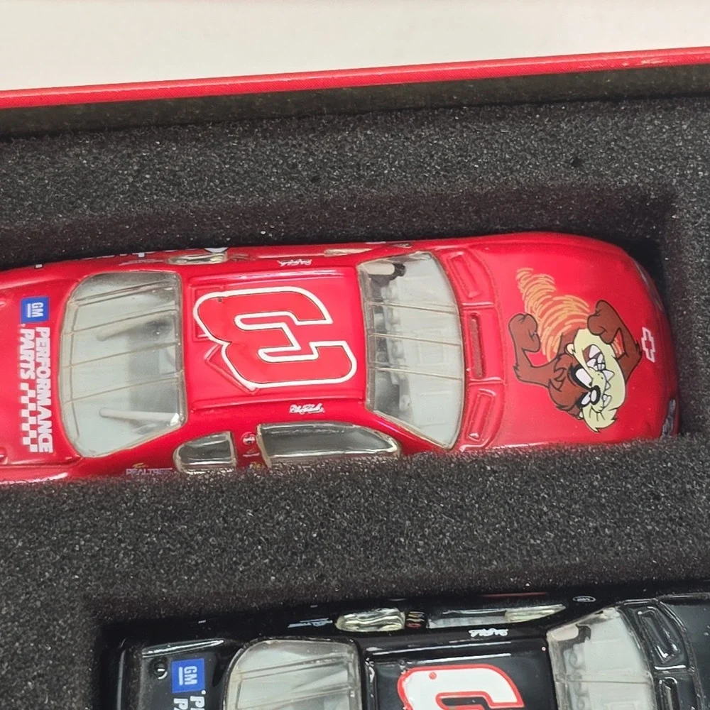 Action Racing Collection 2002 Dale Earnhardt Taz Wrangler Goodwrench 2 Car Tin